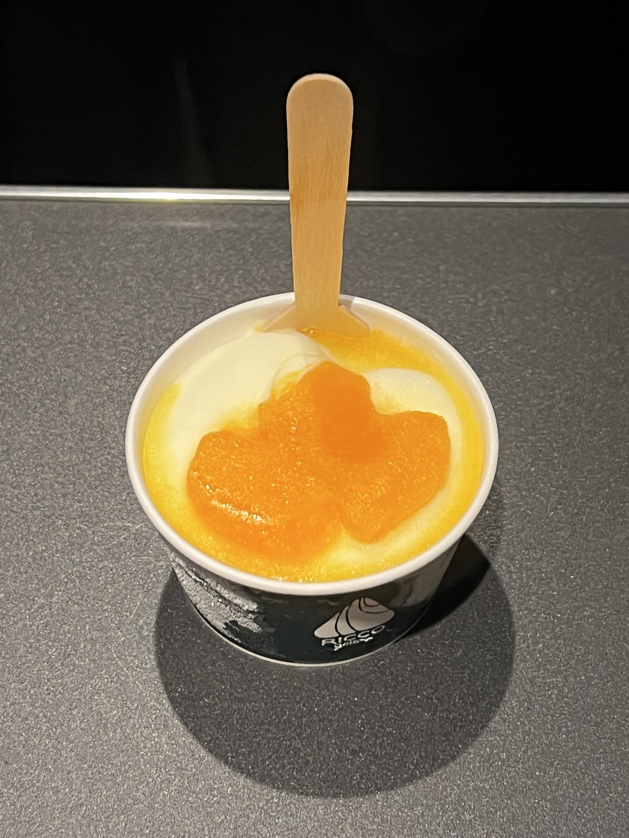 ジェラート「ミルクみかん」