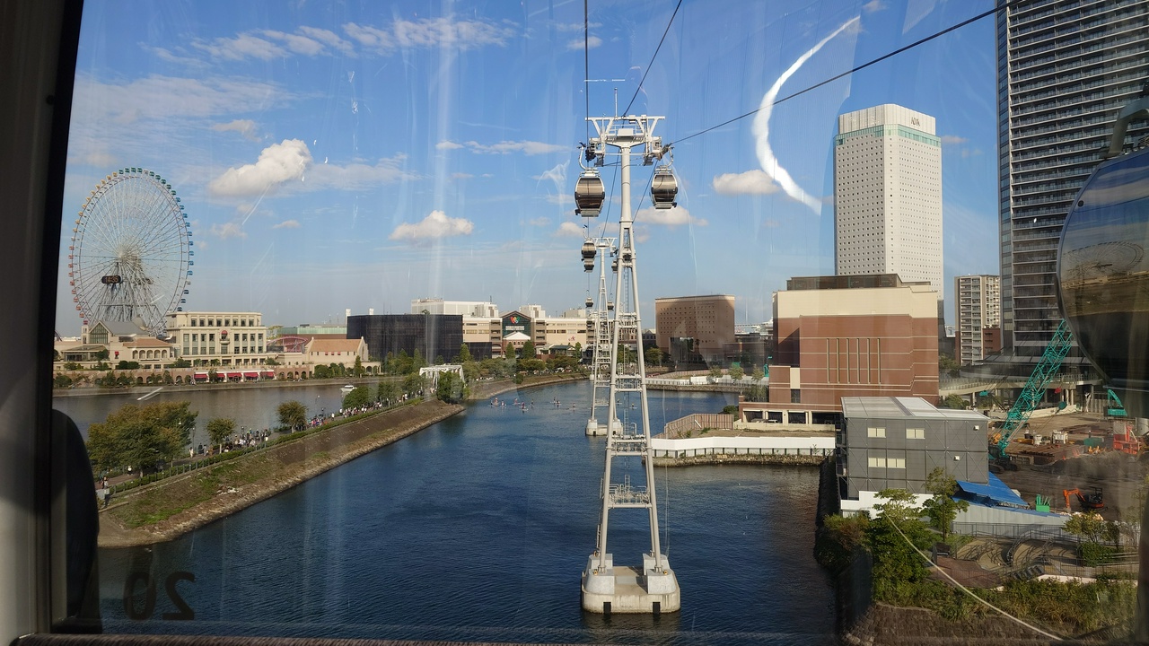 横浜のみなとみらい地区周辺を一望