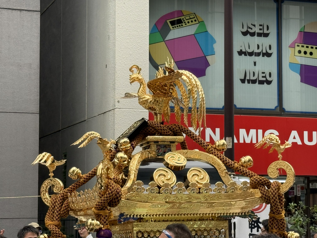 神田明神通りと神輿行列(その1)