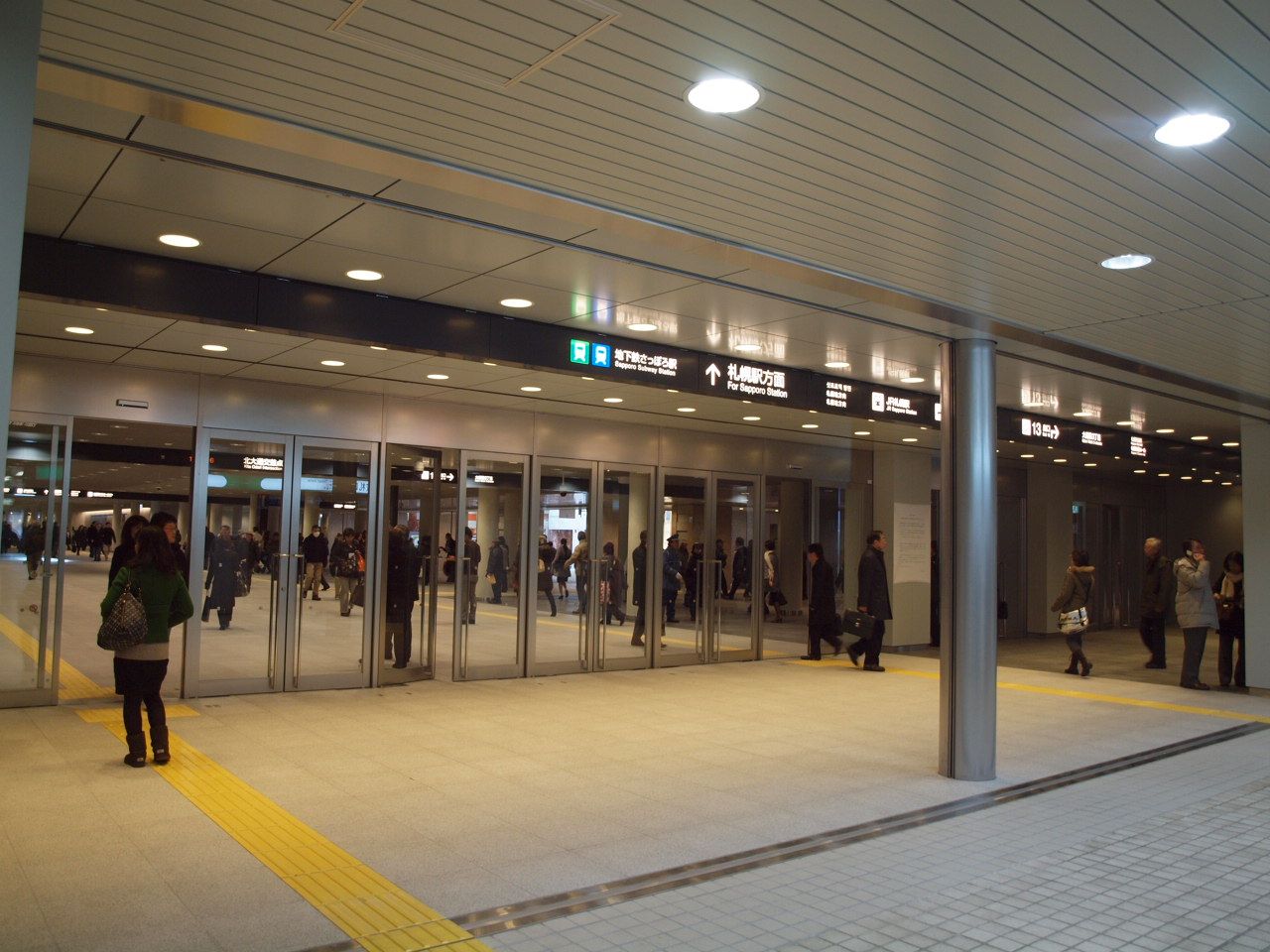 開通当日（2011年3月12日）の「札幌駅前通地下歩行空間」