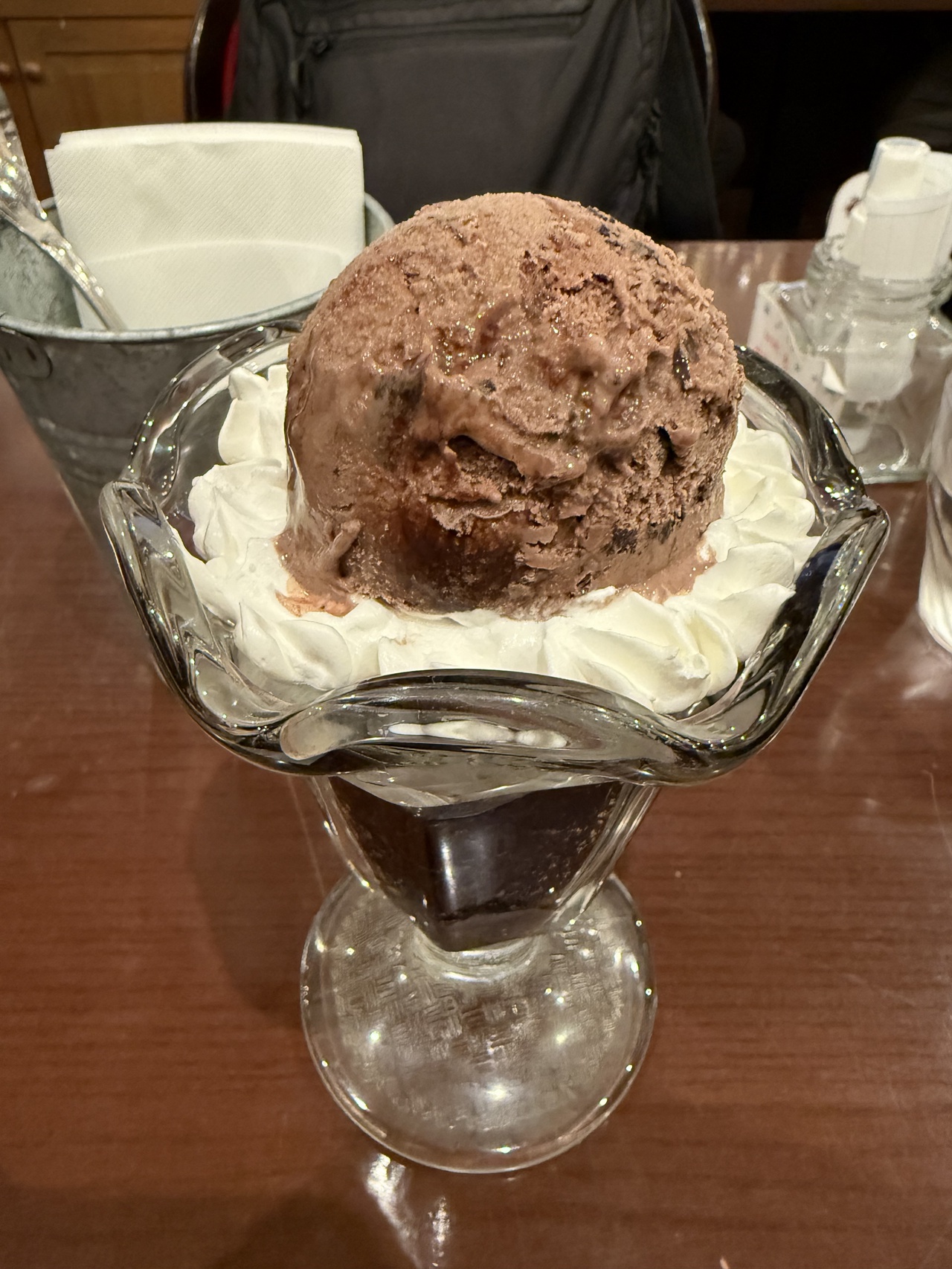 メイド喫茶橙幻郷・「パーティドレスイベント」のイベントメニュー。ビターショコラパフェ