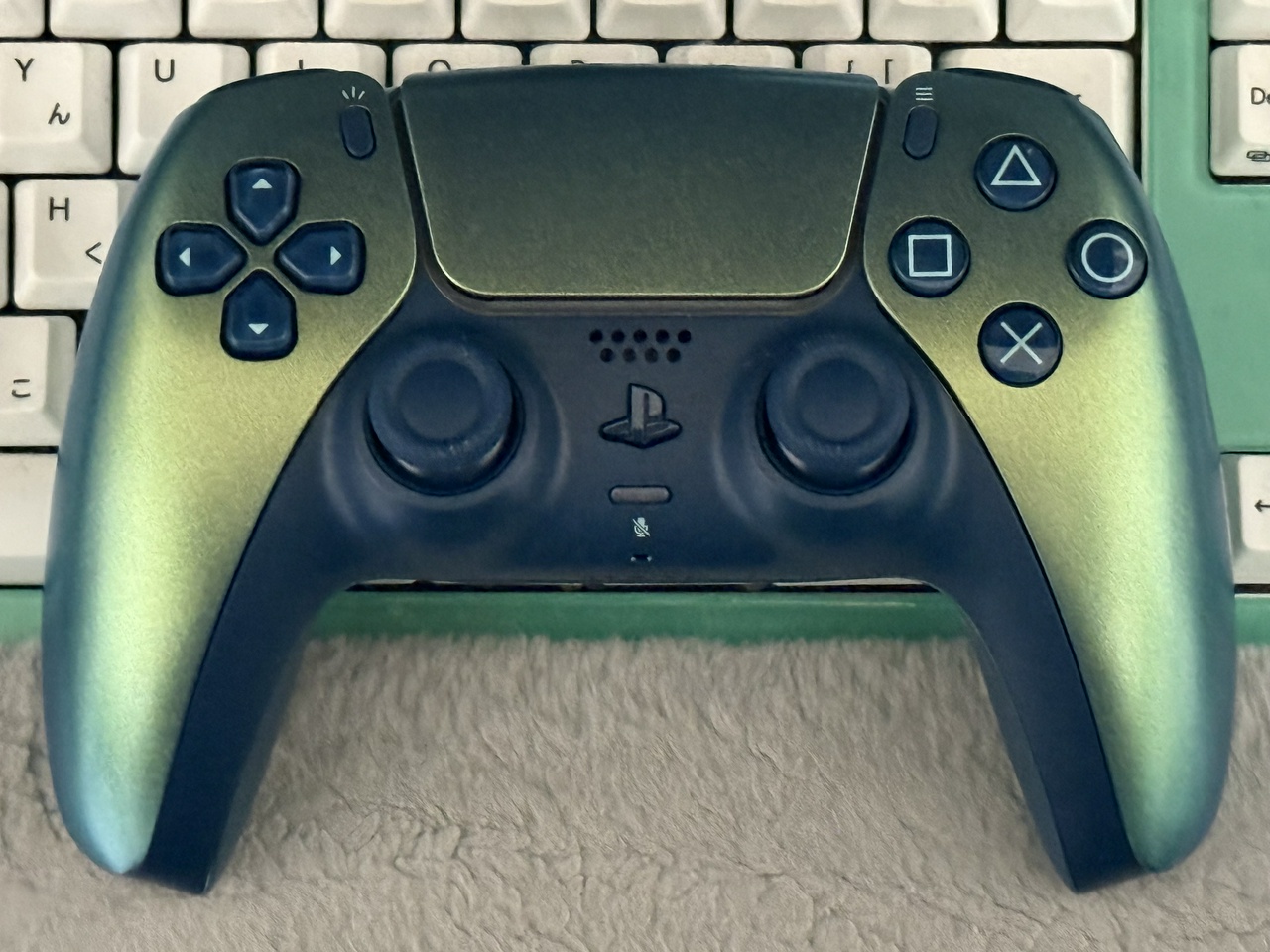 DualSense ワイヤレス コントローラー クロマ グリーン