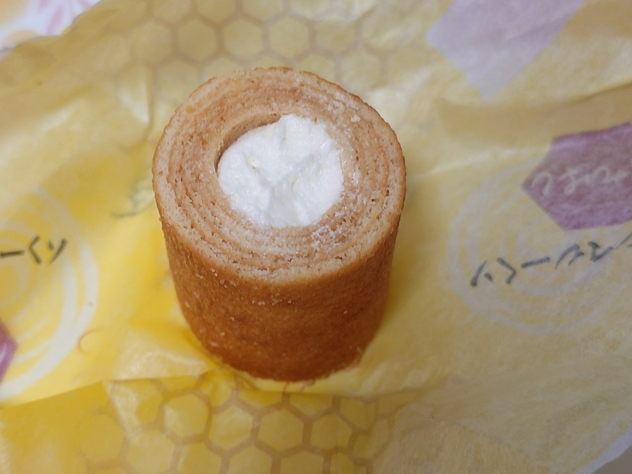 クリームを包んだ小さなバウムクーヘン