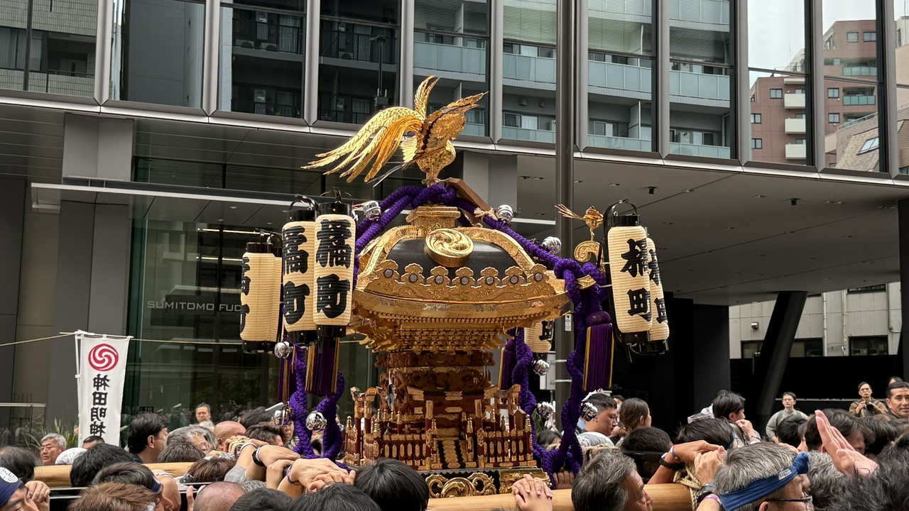 神田明神通りと神輿行列(その3)