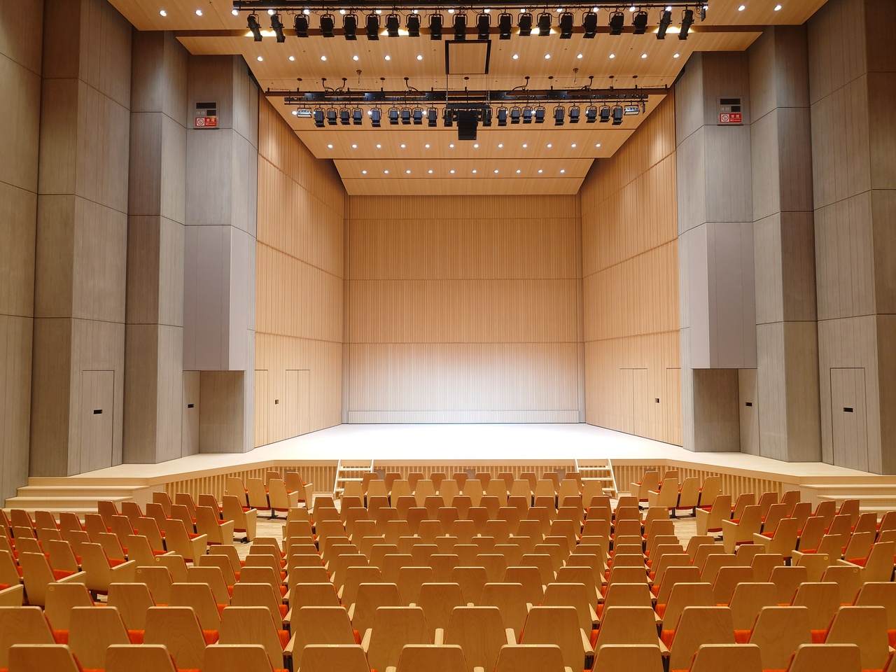 区民会館ホール