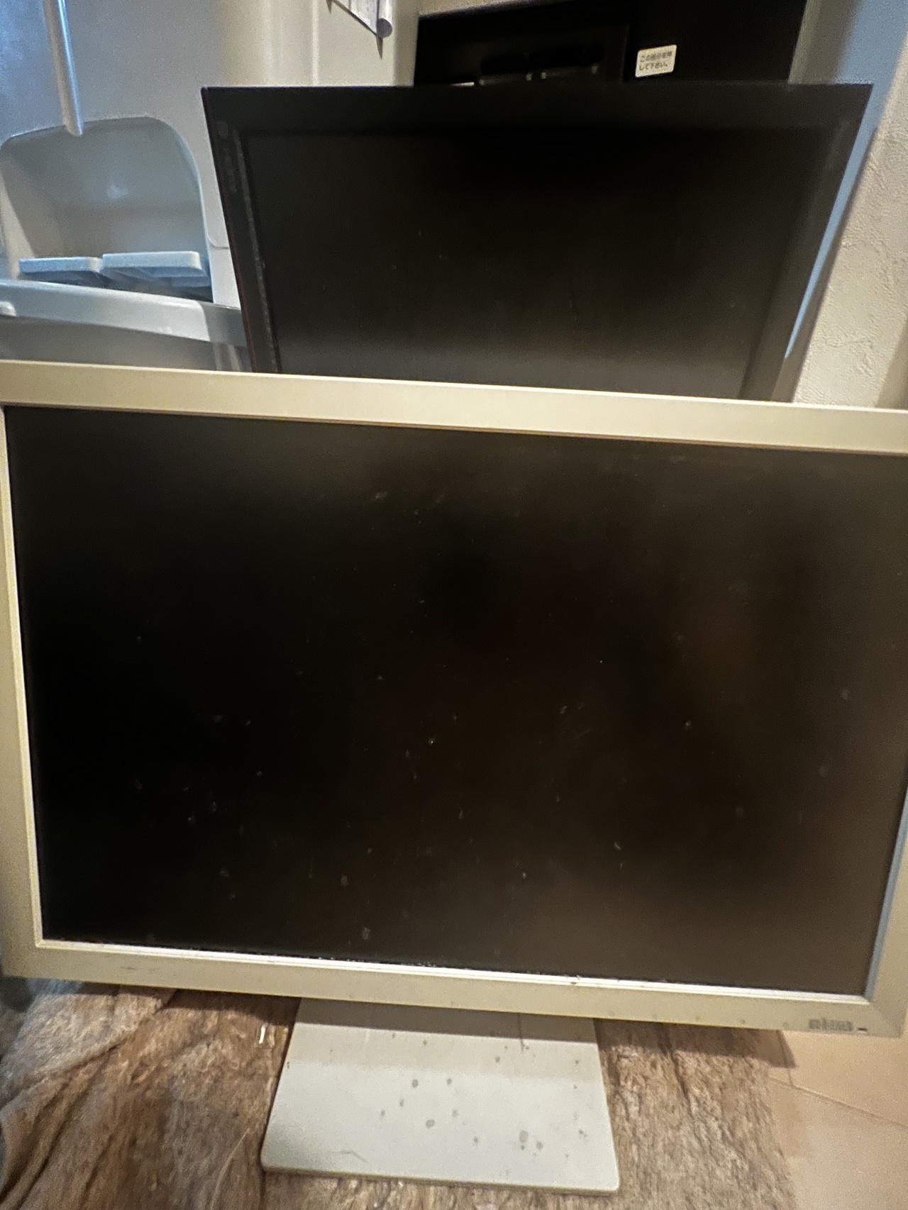 今後私が使うことがもはやない2台のモニタ